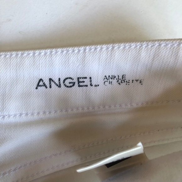 DL1961 Angel Cigarette Jeans in Milk - Picture 3 of 6